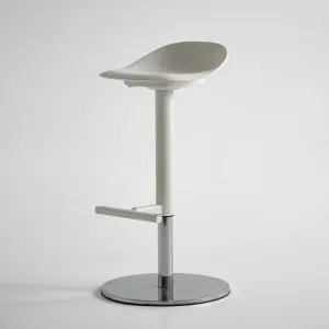 Vysoká barová stolička na fotenie