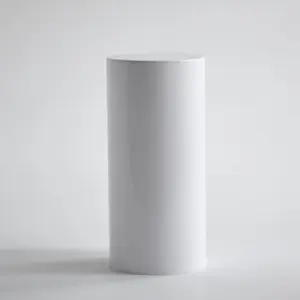 Vysoký biely valec na fotenie
