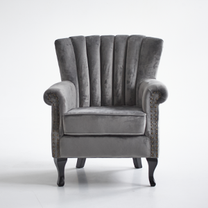 Šedé kreslo na fotenie